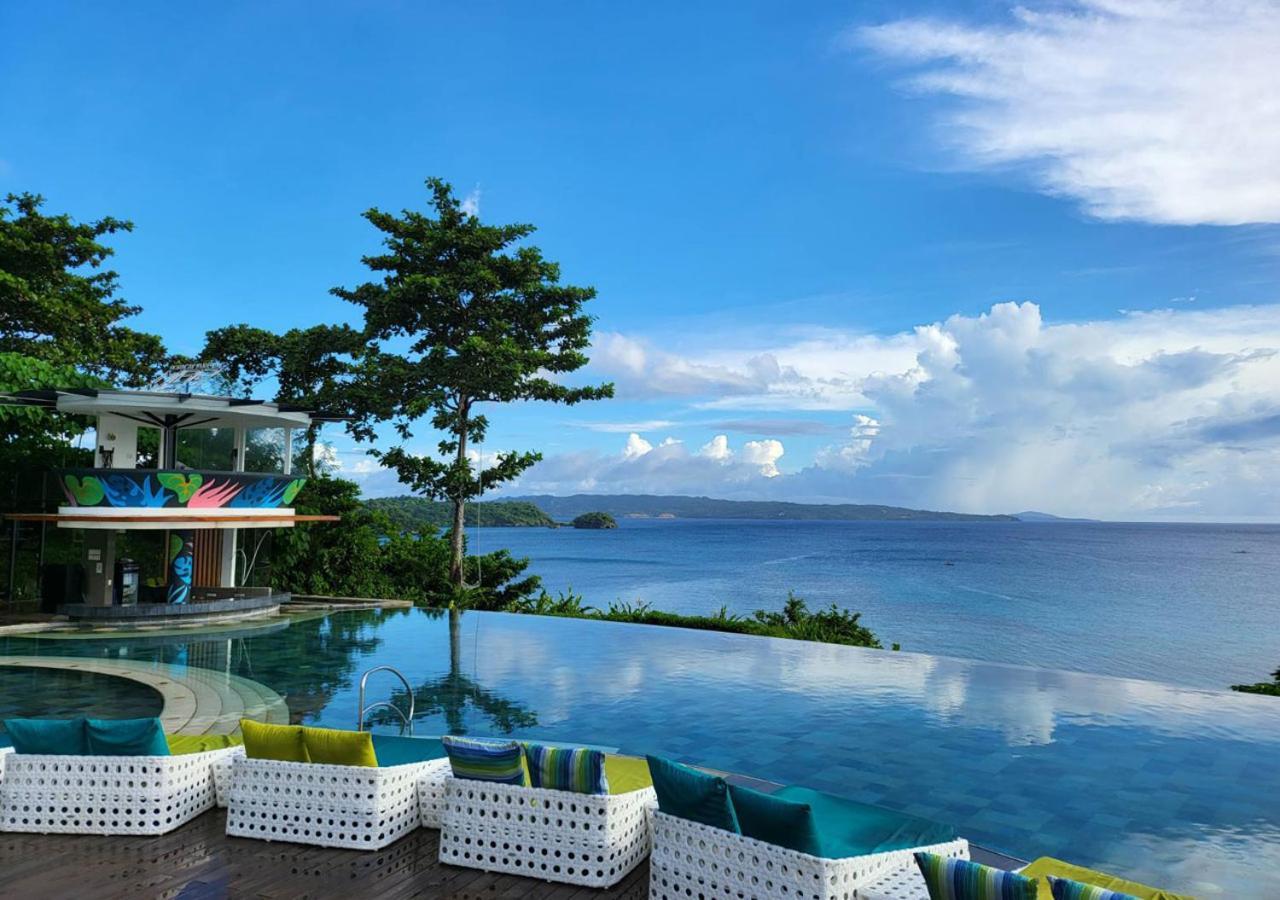 Fairways And Bluewater Boracay Resort 4*