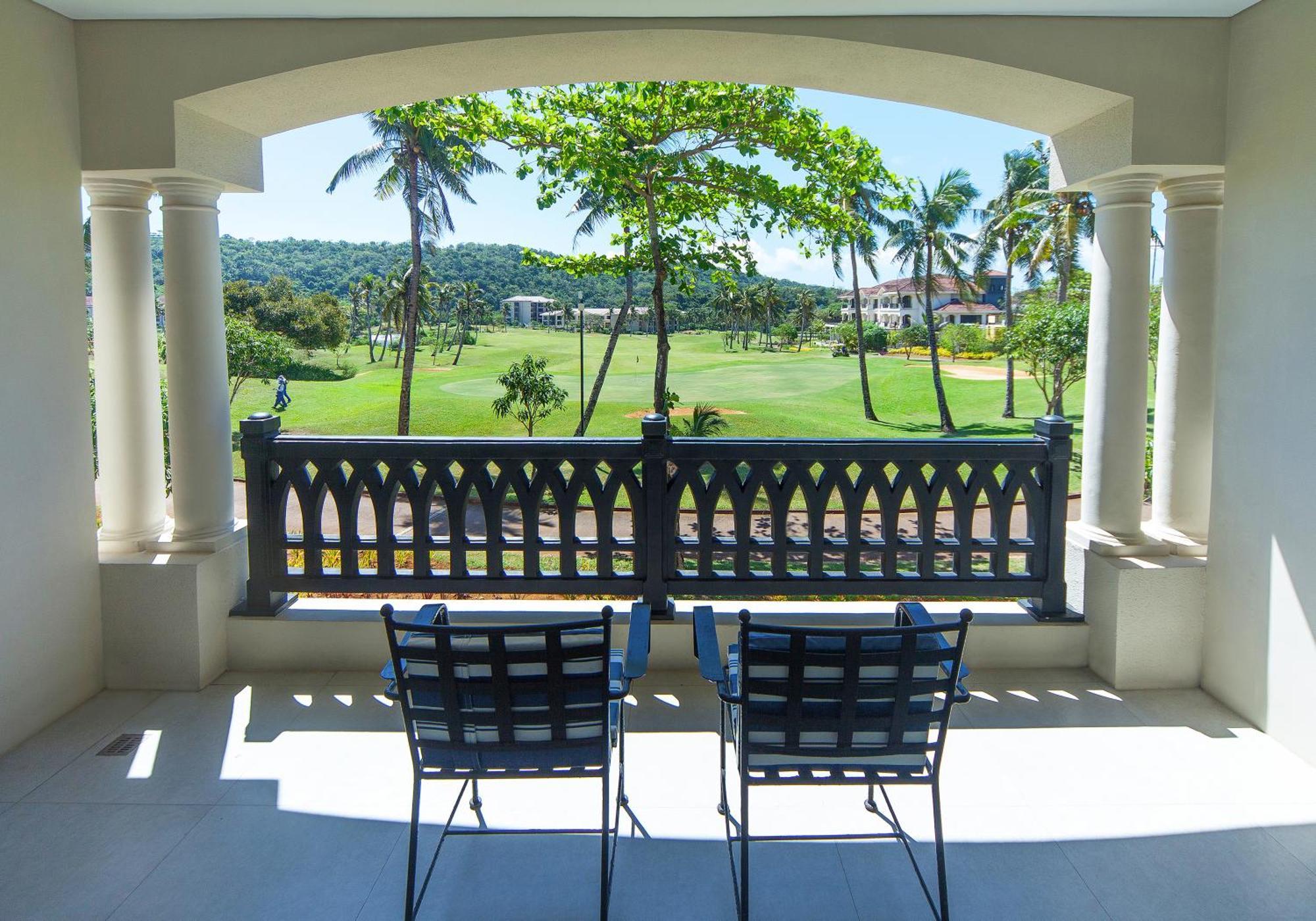 Fairways And Bluewater Boracay 4*