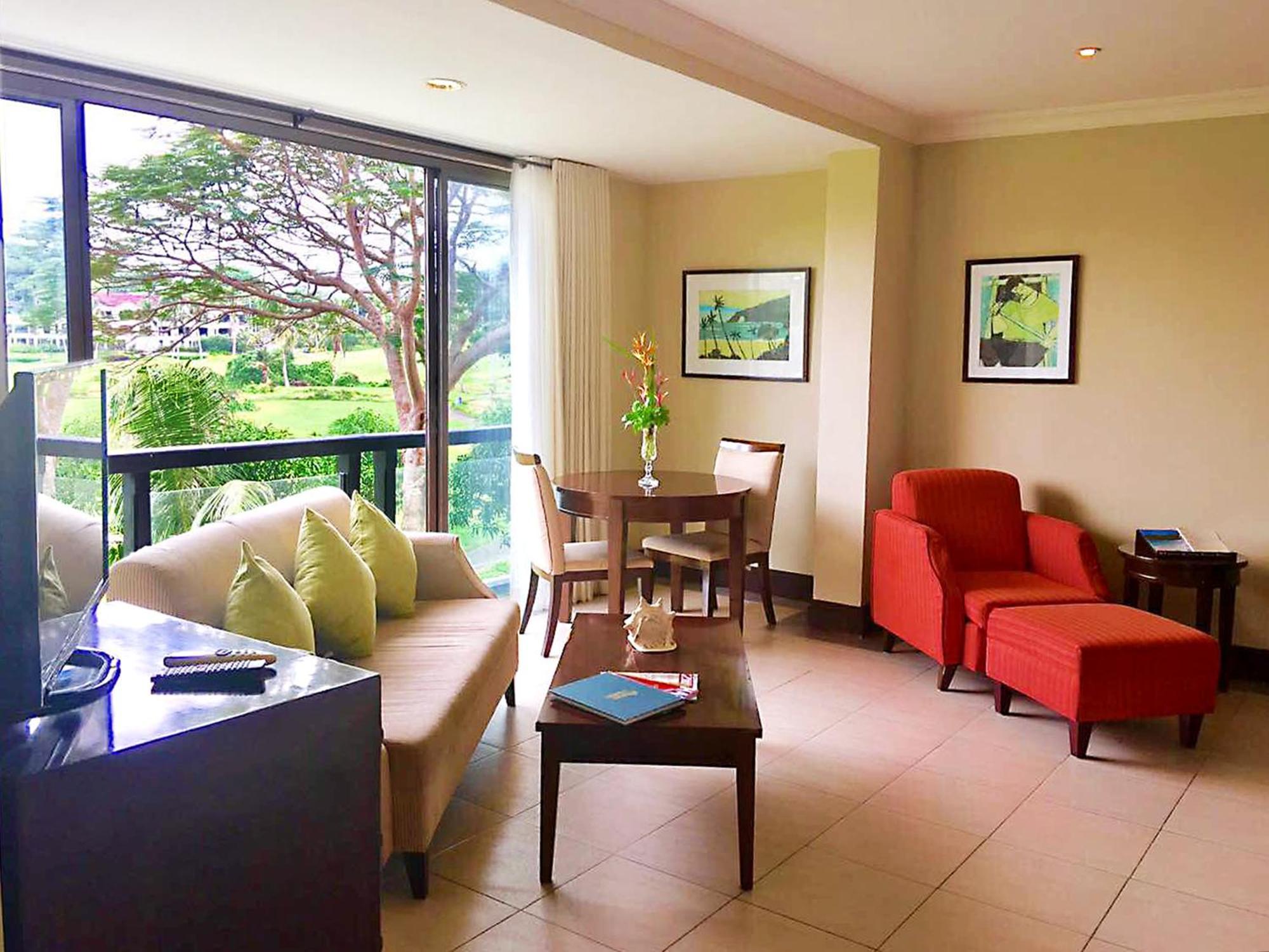 Fairways And Bluewater Boracay Resort 4*