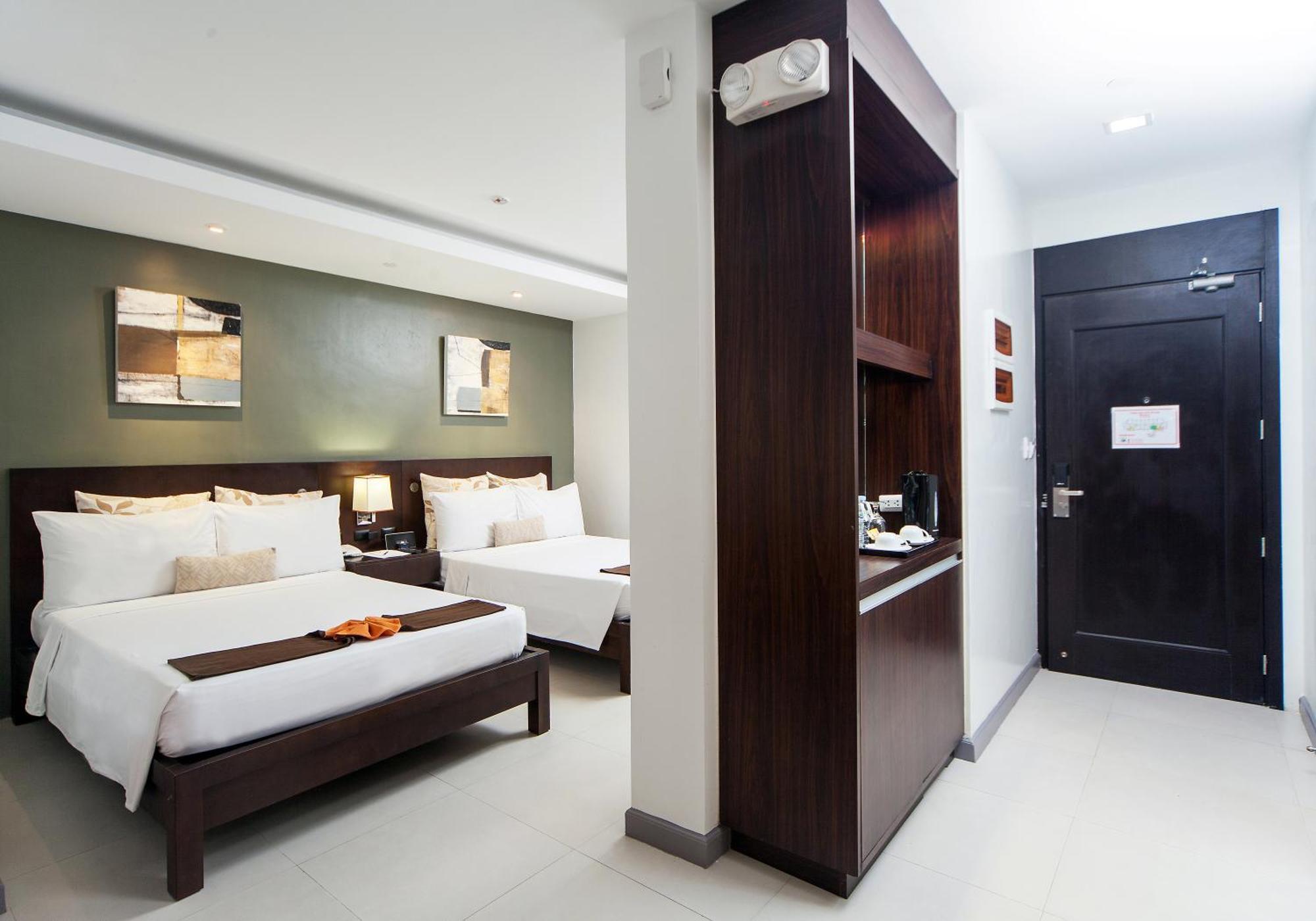Fairways And Bluewater Boracay Resort 4*