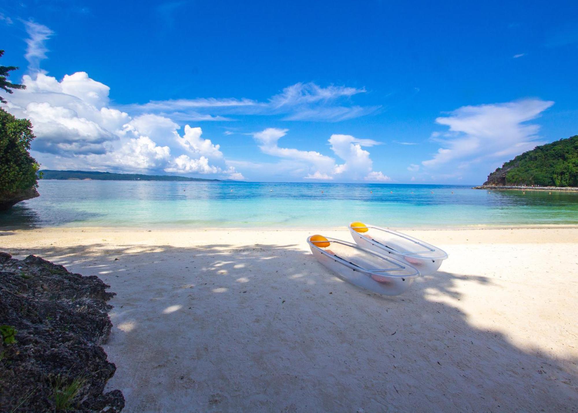 Fairways And Bluewater Boracay Resort 4*