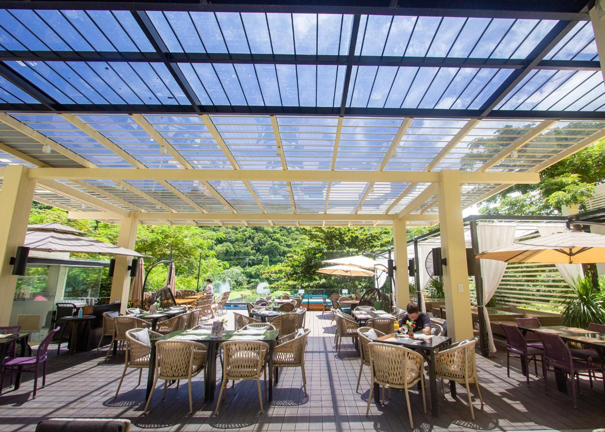 Fairways And Bluewater Boracay Resort 4*